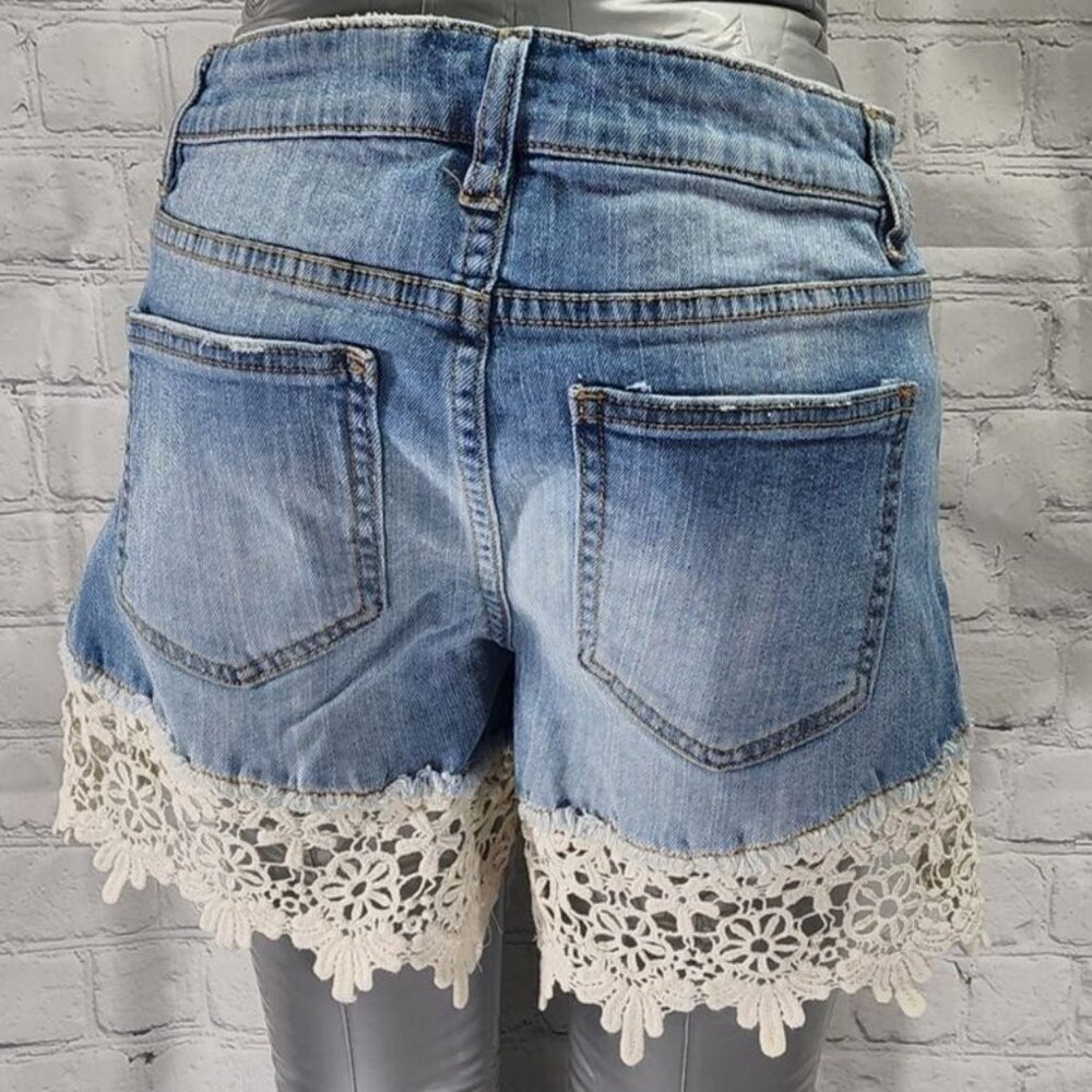 Lord & Taylor Design Lab lace trimmed shorts - Picture 2 of 8